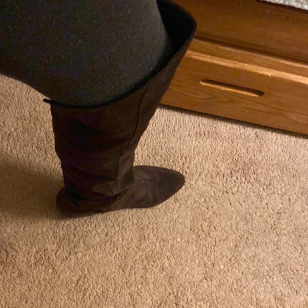 Overtop leather boots 👢